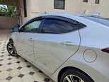 Hyundai Elantra-12