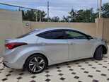 Hyundai Elantra-13