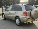 Toyota RAV4-12