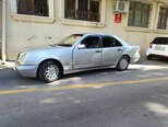 Mercedes E 230-4