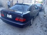 Mercedes E 230-4