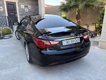 Hyundai Sonata-12
