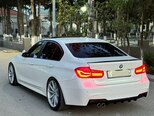 BMW 320d-8