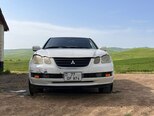 Mitsubishi Airtrek-1