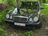 Mercedes E 300-10