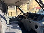 Ford Transit-12