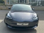 Tesla Model 3-1