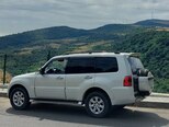 Mitsubishi Pajero-16