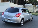 Nissan Tiida-12