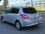 Nissan Tiida-13