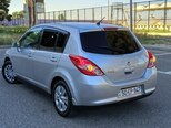Nissan Tiida-11