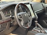 Toyota Land Cruiser-7
