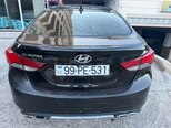 Hyundai Elantra-3