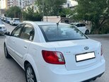 Kia Rio-8
