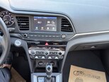 Hyundai Elantra-12