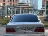 Mercedes E 200-9