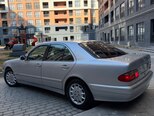 Mercedes E 200-8