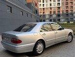 Mercedes E 200-10