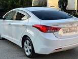 Hyundai Elantra-8