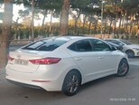 Hyundai Elantra-8