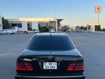 Mercedes E 320-9