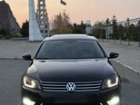 Volkswagen Passat-1