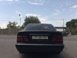 Mercedes E 320-3