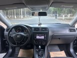 Volkswagen Jetta-12