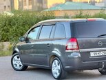 Opel Zafira-14