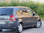 Opel Zafira-13