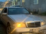 Mercedes C 200-1
