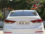 Hyundai Elantra-4