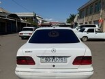 Mercedes E 240-5