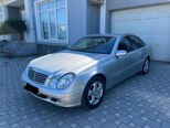 Mercedes E 220-1