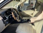Volkswagen Touareg-5