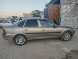 Opel Vectra-11