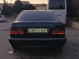 Mercedes E 270-4
