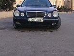 Mercedes E 270-1