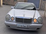 Mercedes E 240-1