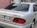 Mercedes E 240-3
