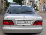 Mercedes E 240-8