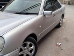 Mercedes E 240-11