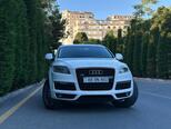 Audi Q7-1