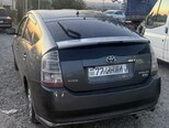Toyota Prius-4