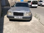 Mercedes E 250-1