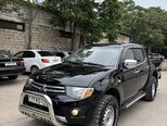 Mitsubishi L200-1