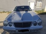 Mercedes E 220-1