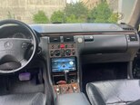 Mercedes E 240-4