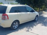 Opel Zafira-14