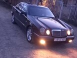Mercedes E 240-4